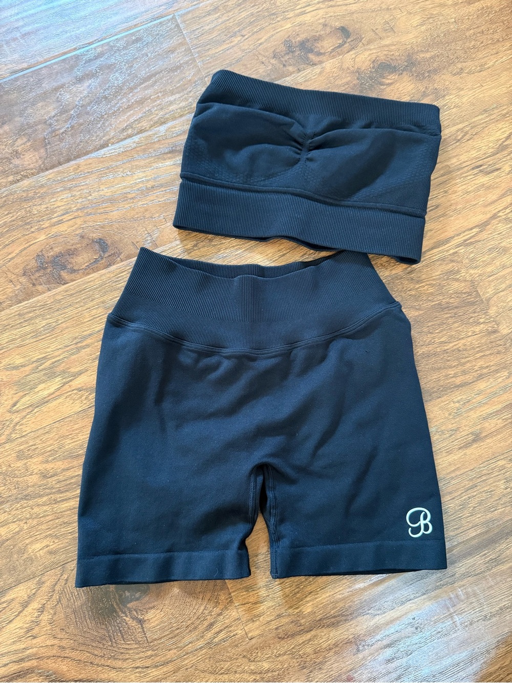 Bombshell Sportswear Cheeky Seamless Black Biker Shorts SMALL NEVER WORN! - Picture 6 of 9
